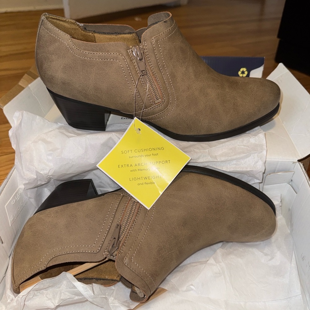 Natural Soul Brown Ankle Booties